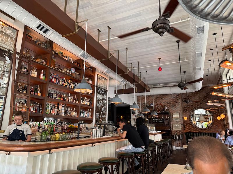 Pearl & Mary Oyster Bar (Philadelphia) Pearl & Mary Oyster Bar (Philadelphia)