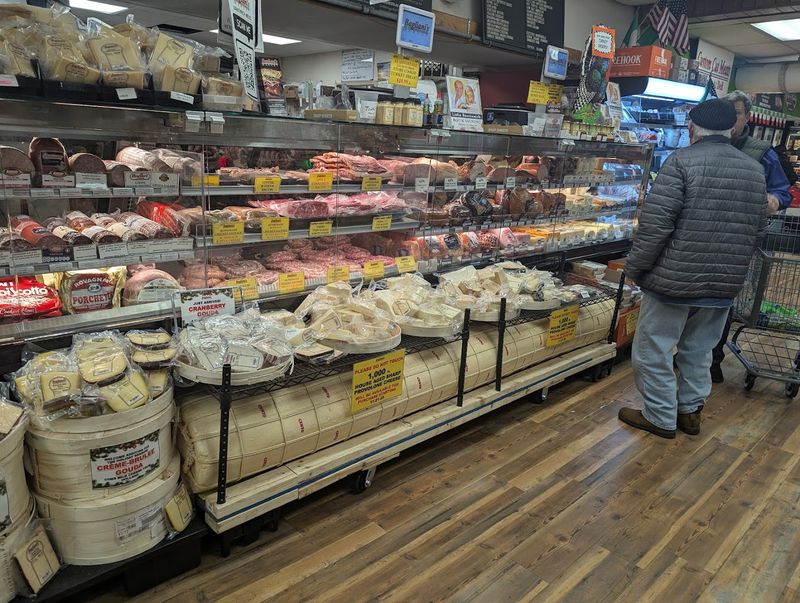 People Travel From Far Away to Stock Up People Travel From Far Away to Stock Up