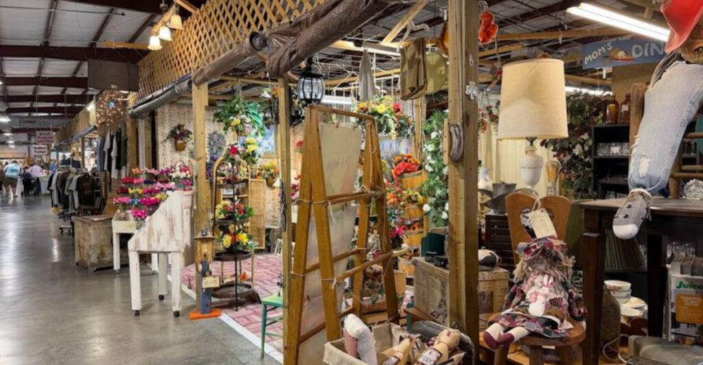 People Travel Miles Across Tennessee for the Wild Deals at This Giant Flea Market