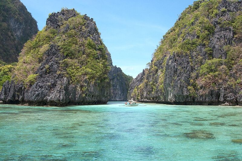 Philippines: About 36,289 km Philippines: About 36,289 km