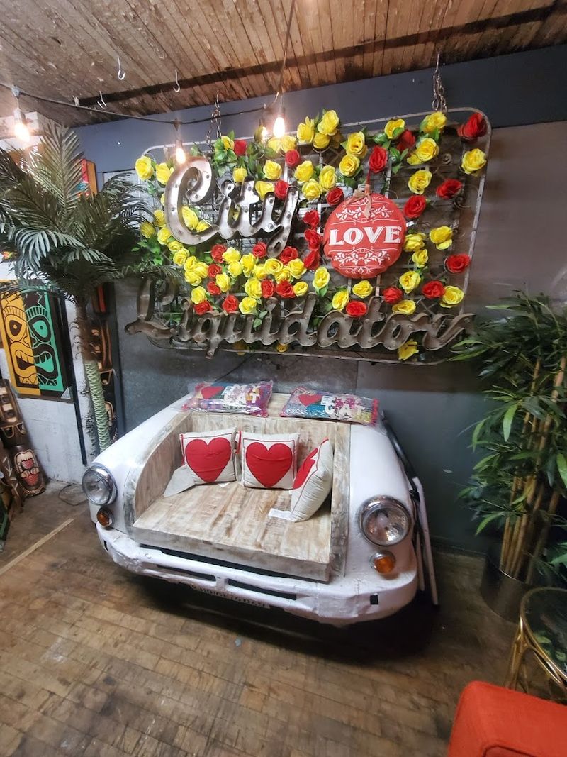 Photo Spots, Selfie Stations, and Instagrammable Moments