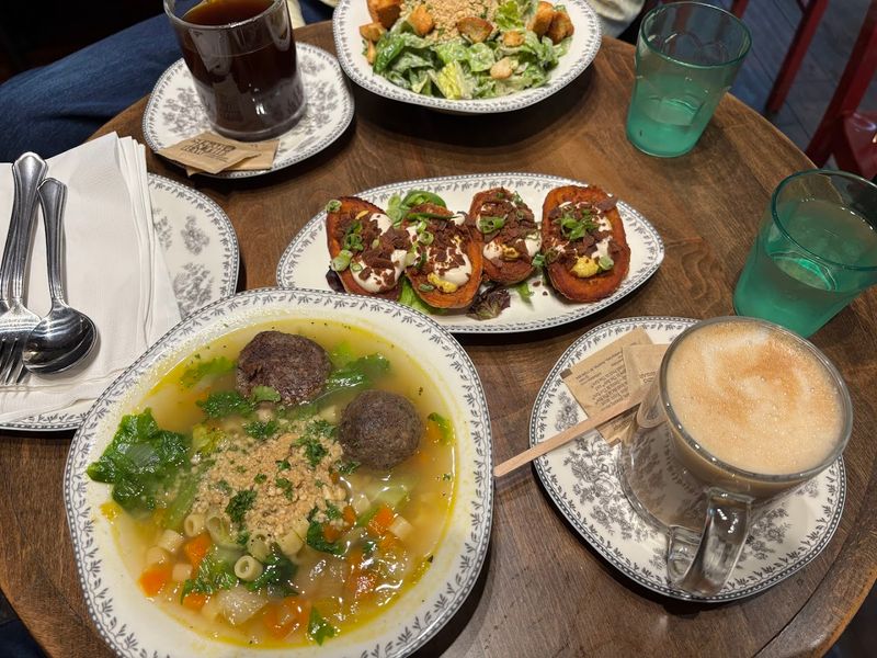Pi Vegan Pizzeria, Seattle, Washington