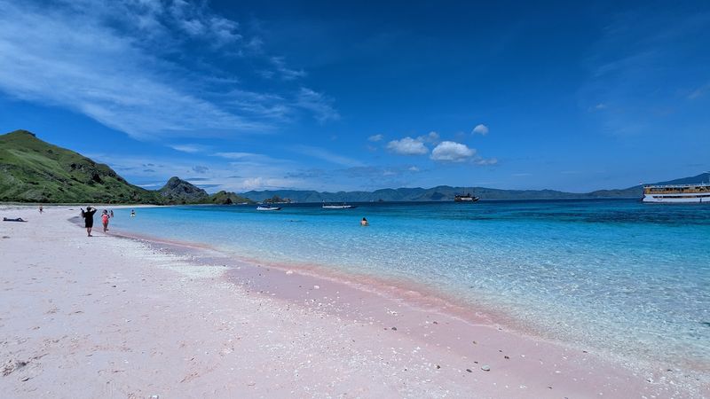 Pink Beach, Komodo National Park, Indonesia Pink Beach, Komodo National Park, Indonesia