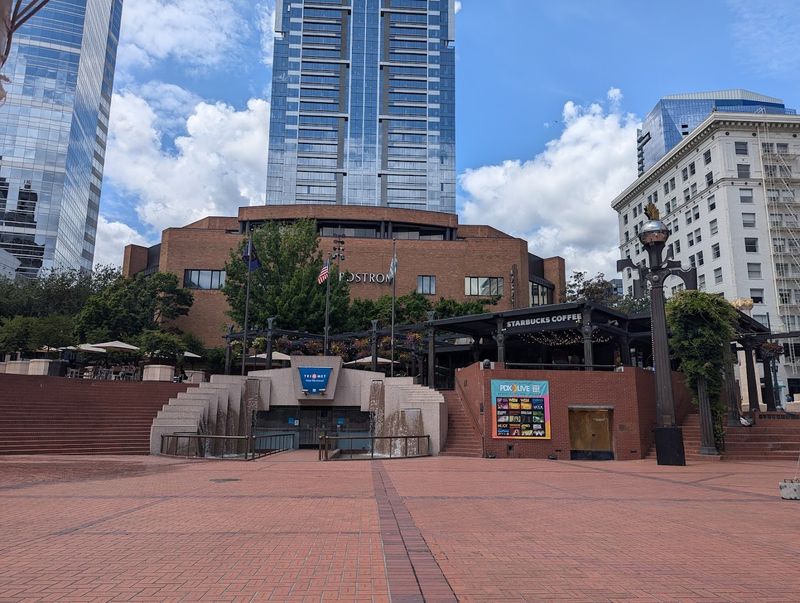 Pioneer Courthouse Square: The Perfect Neighbor