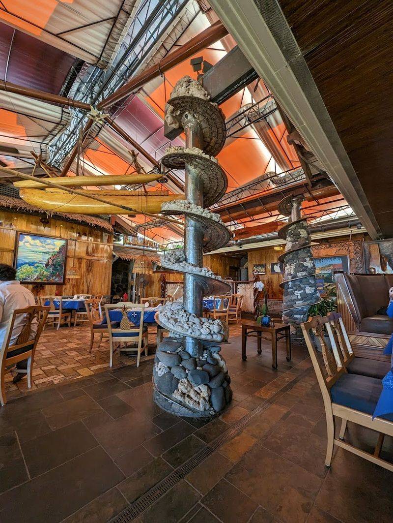 Polynesian Decor and Architectural Details