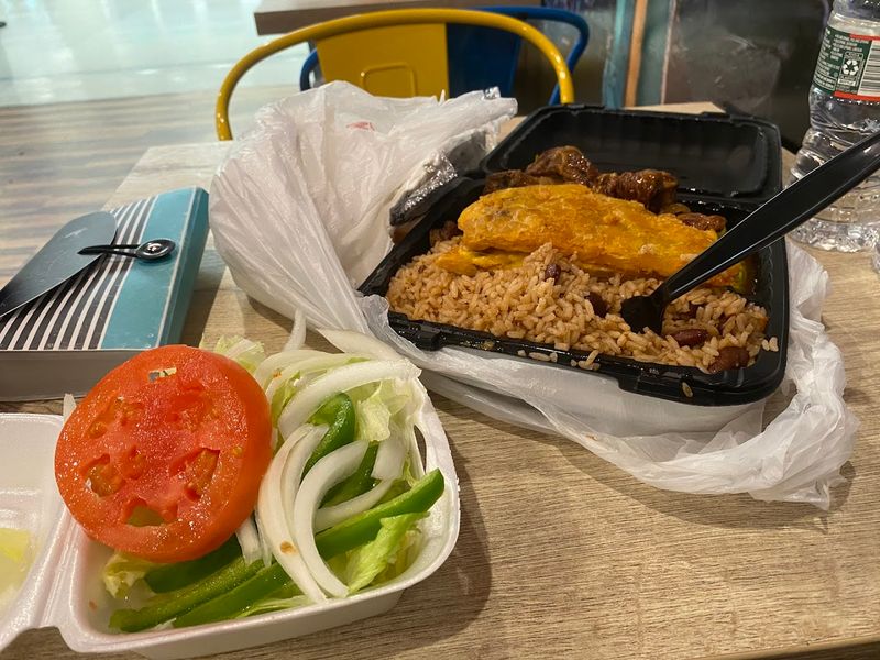 Portions That Redefine Airport Dining Expectations