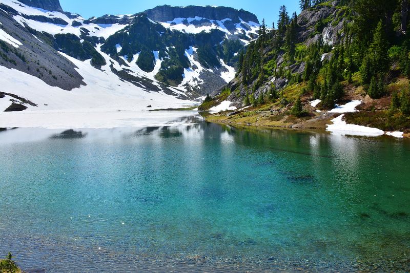 Rainy Lake and the Maple Pass Loop
