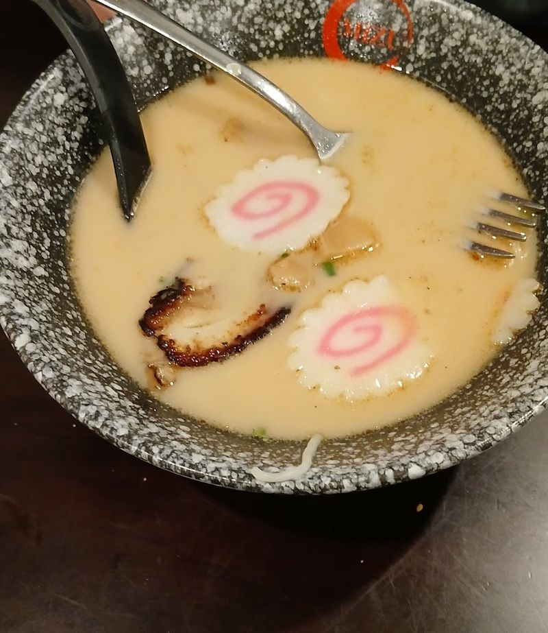 Ramen That Keeps Refilling Without the Wait Ramen That Keeps Refilling Without the Wait