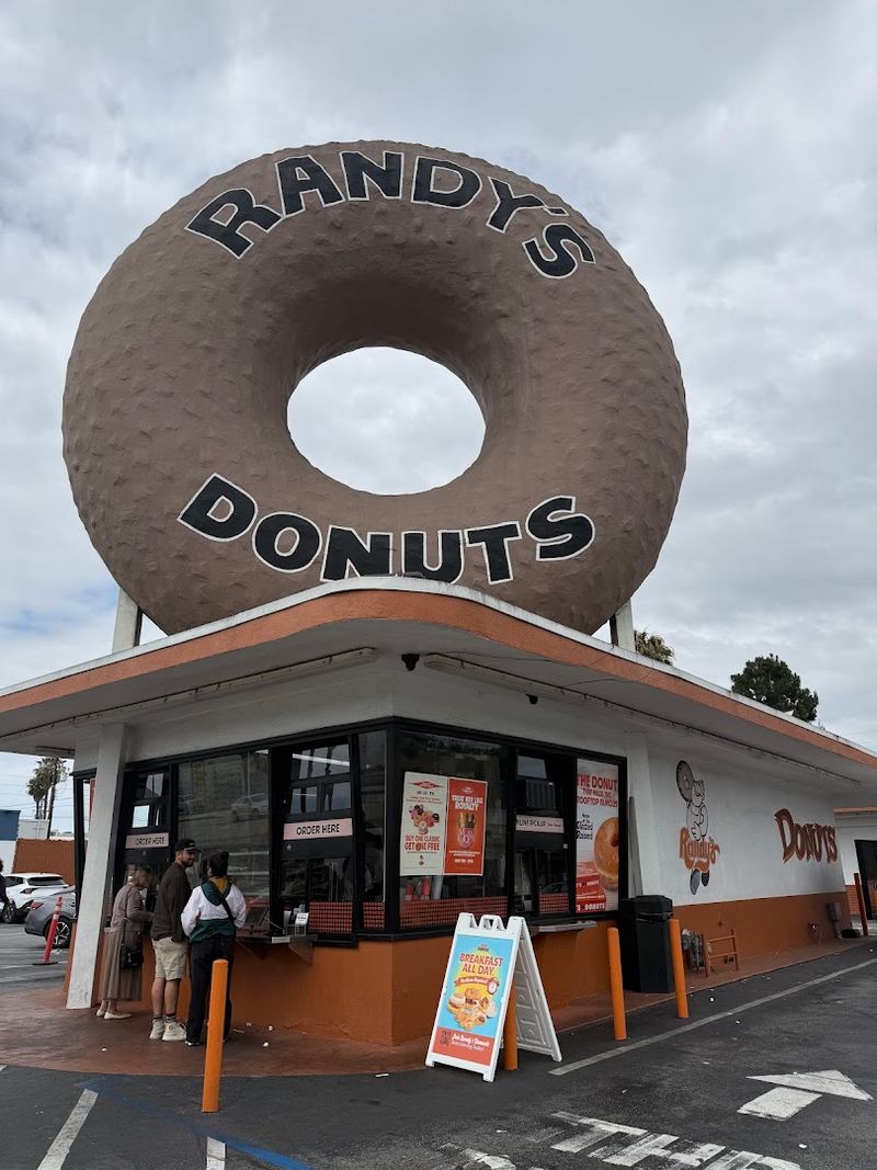 Randy's Donuts, Inglewood, California Randy's Donuts, Inglewood, California