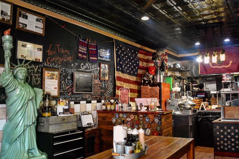Red White & Que Smokehouse in Manahawkin, New Jersey