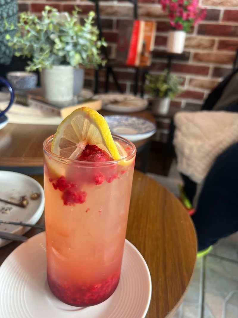 Refreshers and Lemonades Worth the Drive