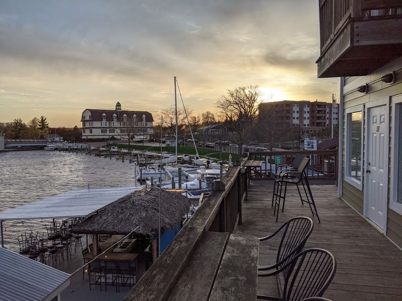 Restaurants and Shops That Are Actually Steps Away