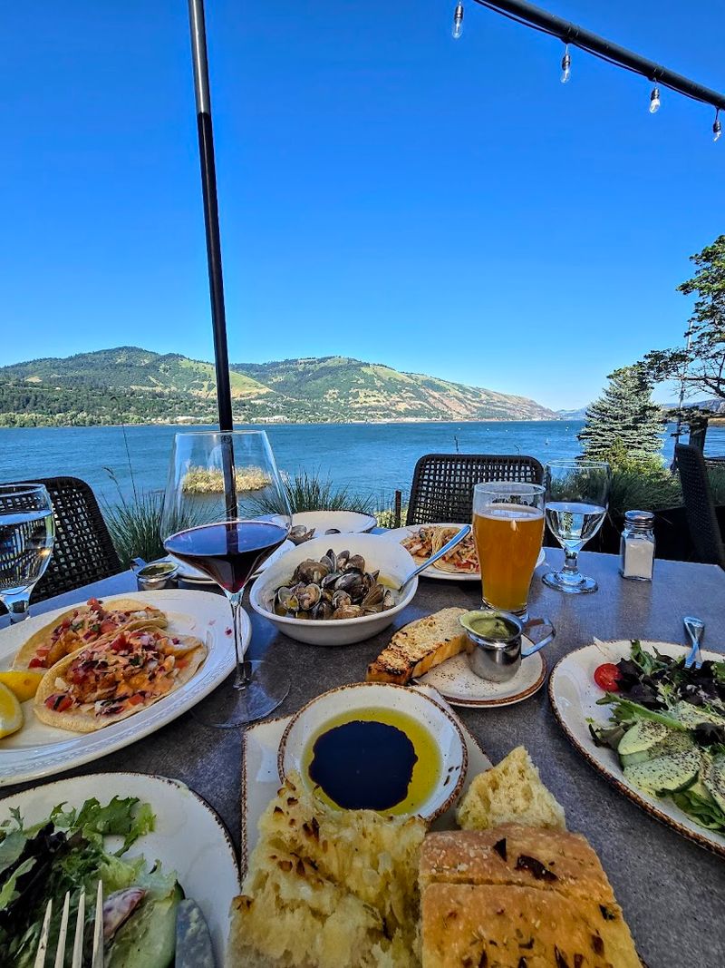 Riverside Restaurant in Hood River