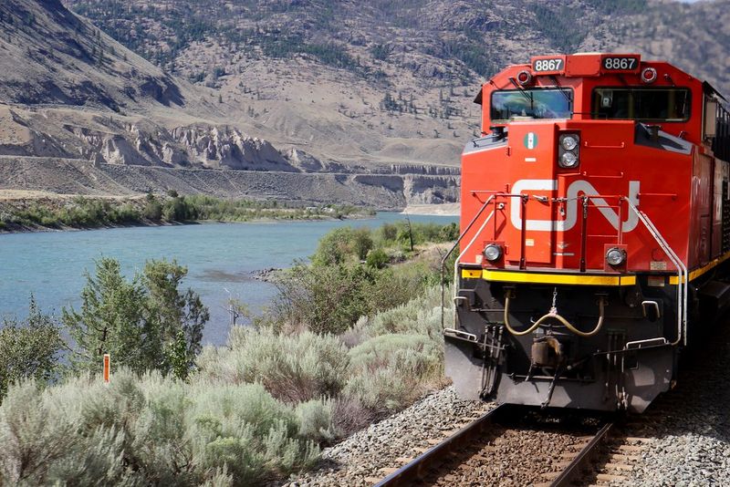 Rocky Mountaineer — Canada Rocky Mountaineer — Canada