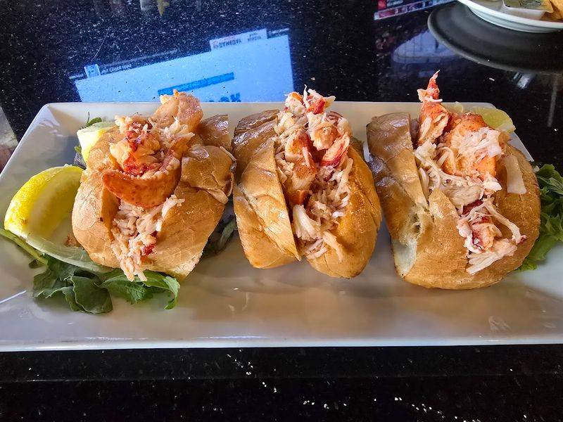 Roland's Seafood Grill (Pittsburgh) Roland's Seafood Grill (Pittsburgh)