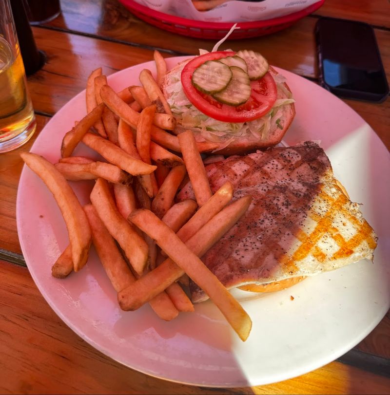 Sandwiches and Seafood Worth the Drive