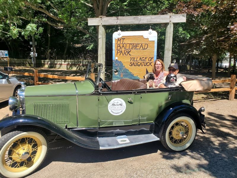 Saugatuck and Douglas: A Tale of Two Artsy Towns