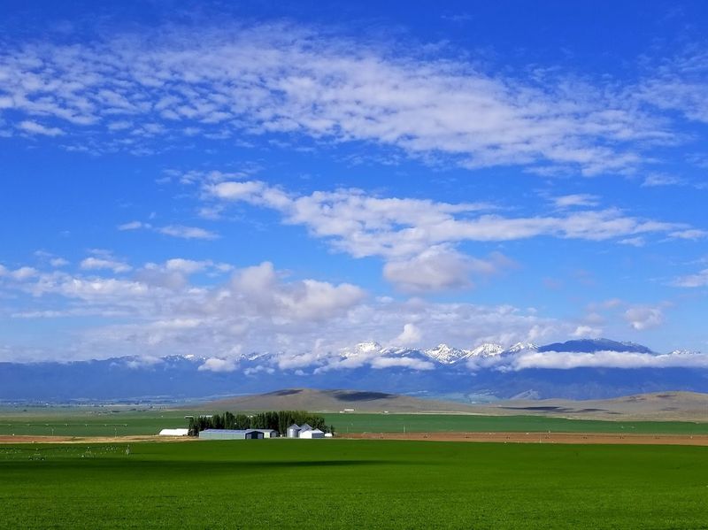 Scenic Road Trip Routes Through the Region