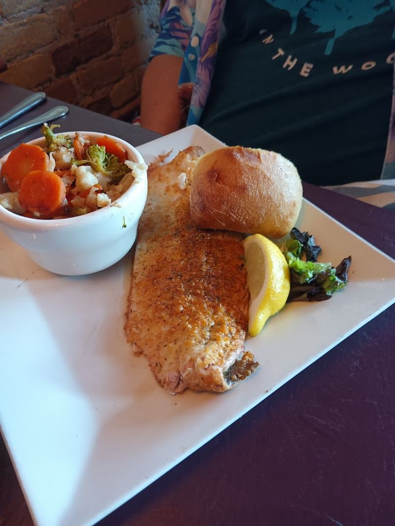 Seafood Plates That Refuse to Be Small Seafood Plates That Refuse to Be Small