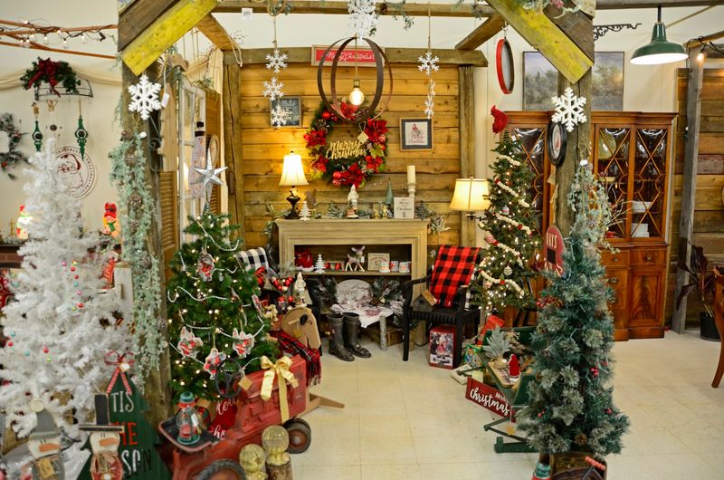 Seasonal Items and Holiday Shopping Done Right