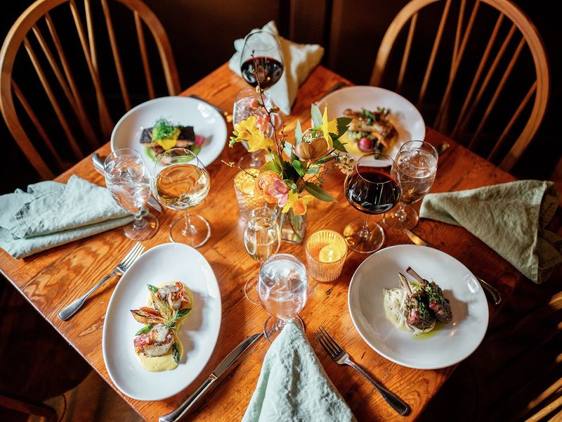 Seasonal Menus and Regional Wines That Reflect the Virginia Countryside Seasonal Menus and Regional Wines That Reflect the Virginia Countryside