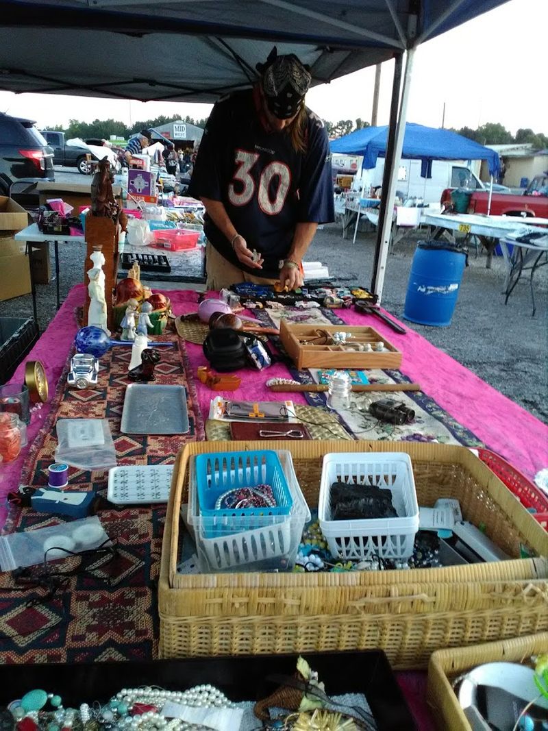 Selling at the Market: What Vendors Should Know Selling at the Market: What Vendors Should Know