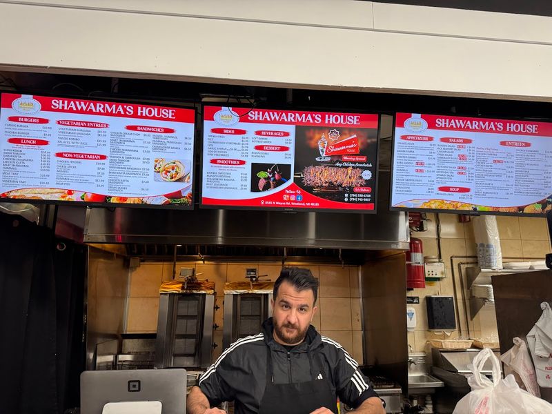 Service That Makes You Feel Like a Regular on Your First Visit Service That Makes You Feel Like a Regular on Your First Visit