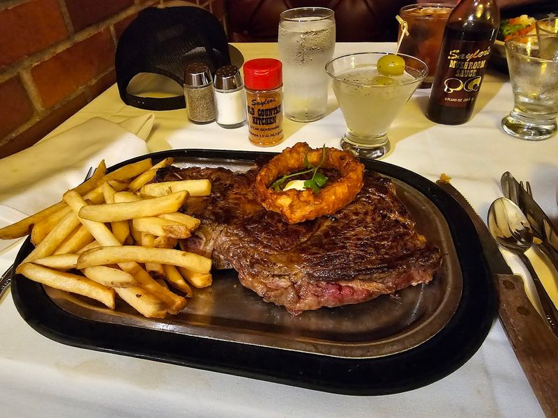 Service That Matches the Food Service That Matches the Food