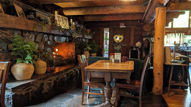 Service, Timing, and Tips for Your Visit