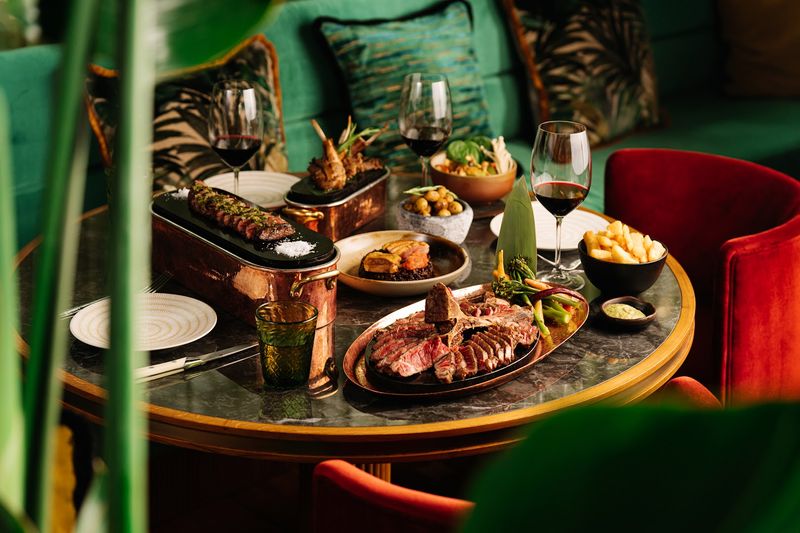 Signature Dishes That Define the Menu Signature Dishes That Define the Menu