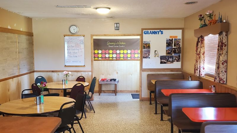 Granny's Kitchen — Woodville