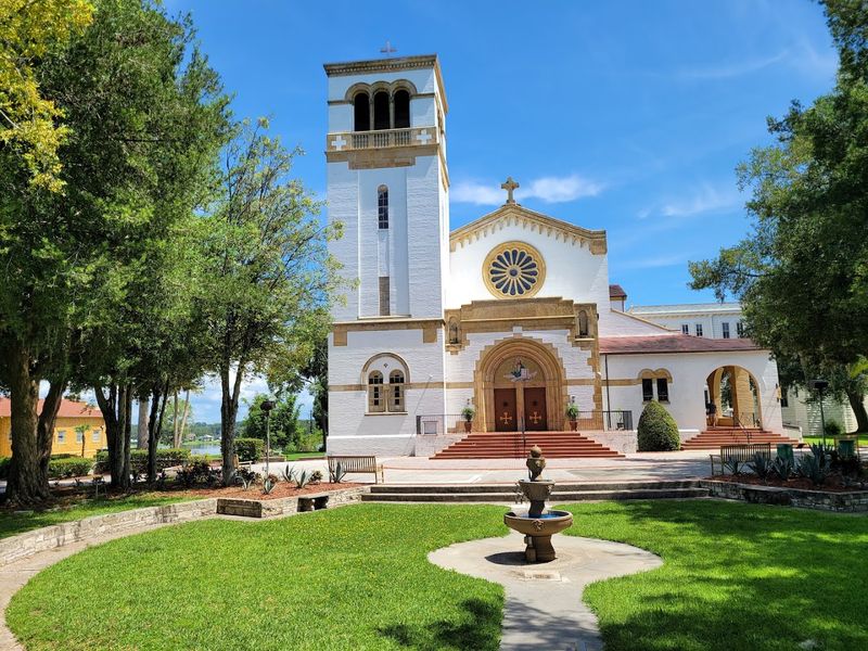St. Leo Abbey Church, St. Leo