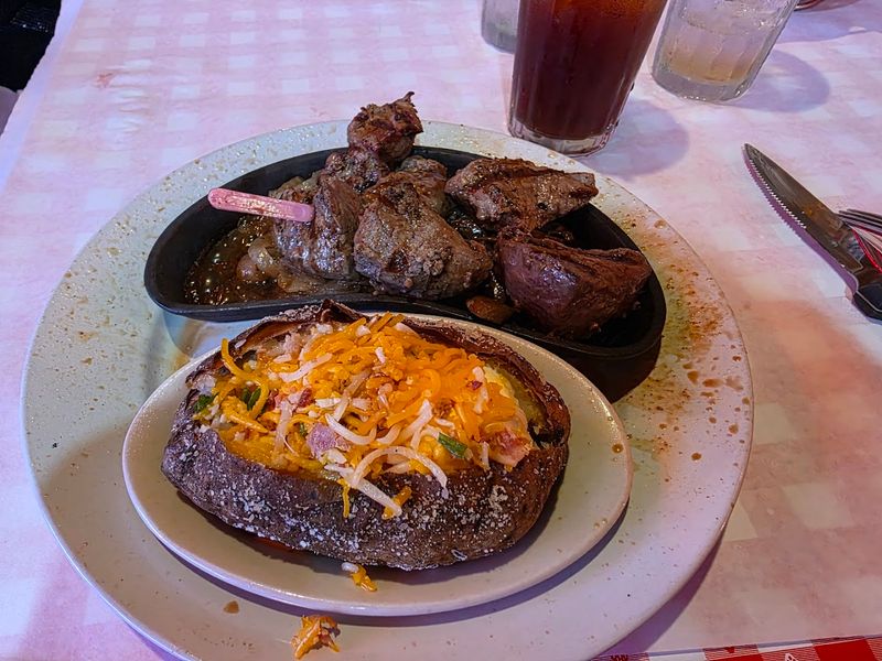 Steak Tips That Arrive Sizzling and Seasoned