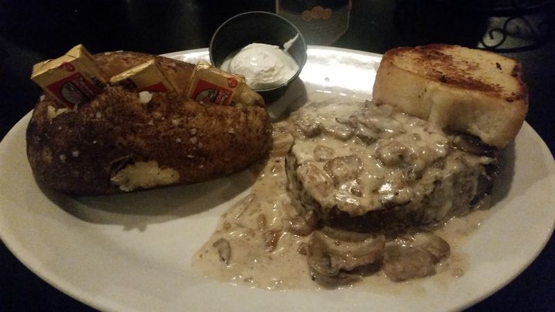 Steak de Burgo: The Dish That Steals the Spotlight Steak de Burgo: The Dish That Steals the Spotlight