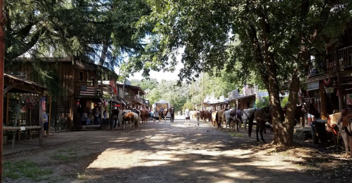 Step Into a North Carolina Town Where Cars Are Forbidden and Life Moves Slower