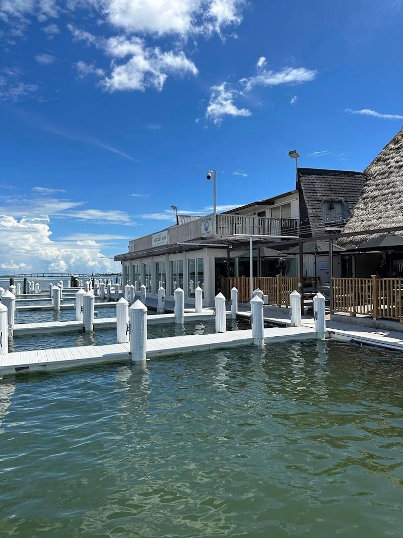 Arriving by Boat: A Dockside Dining Experience