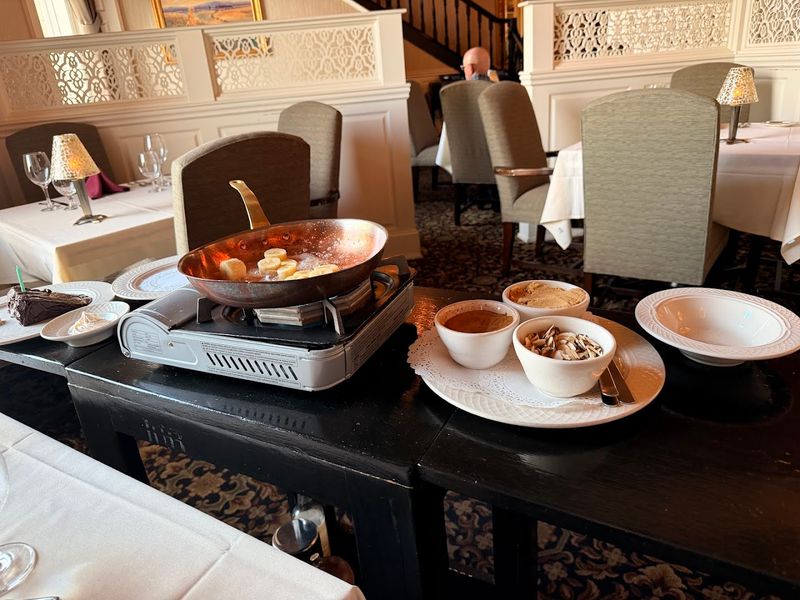 Tableside Service That Feels Like a Lost Art Tableside Service That Feels Like a Lost Art