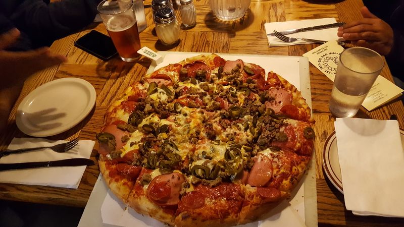The $9 Pizza That Earns Its Reputation The $9 Pizza That Earns Its Reputation
