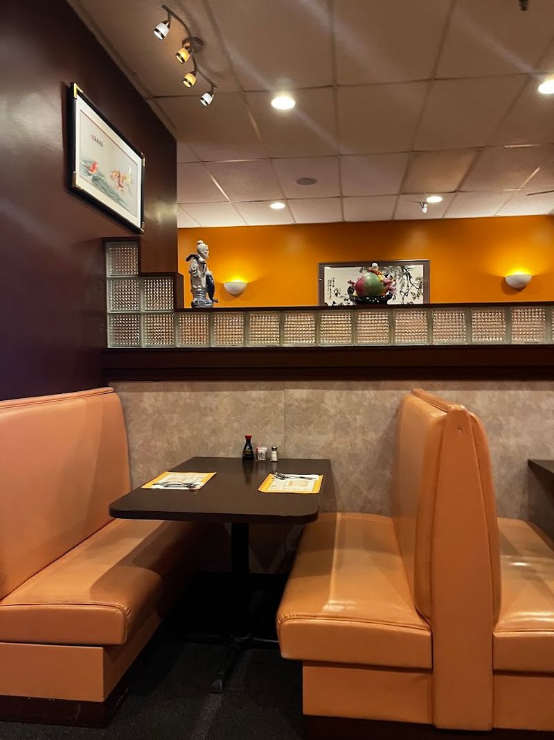 The Atmosphere Inside the Dining Room