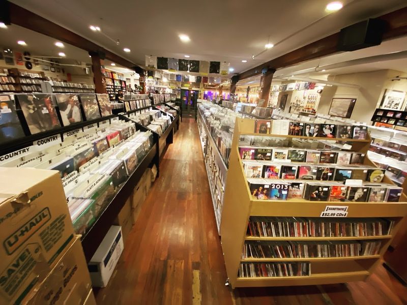 The Atmosphere Inside the Store The Atmosphere Inside the Store