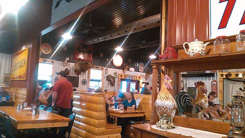 The Atmosphere and What It Feels Like to Eat Here The Atmosphere and What It Feels Like to Eat Here