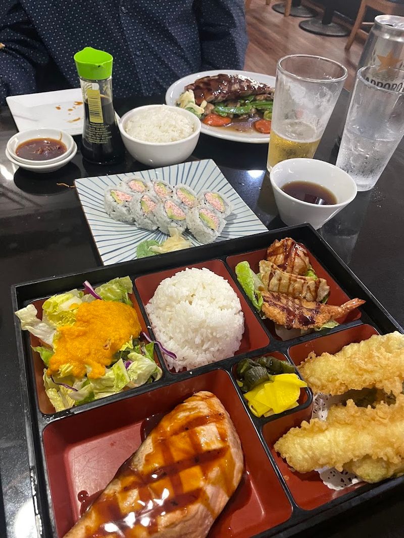 The Bento Box That Packs a Full Japanese Meal Into One Tray