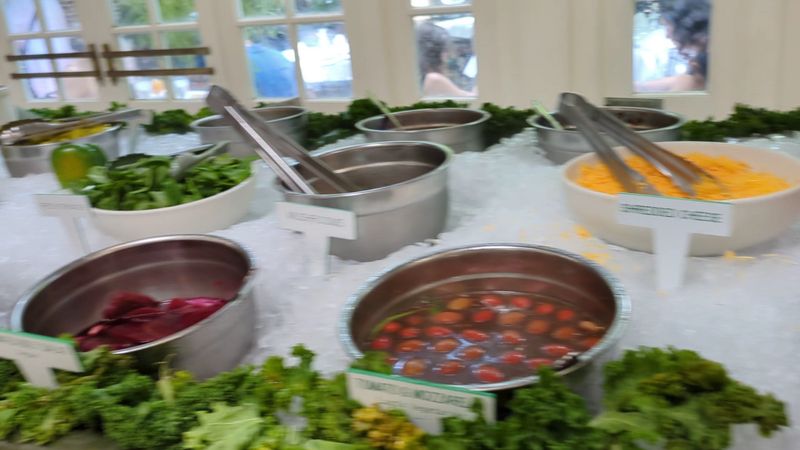 The Court of Two Sisters Jazz Brunch Buffet — New Orleans
