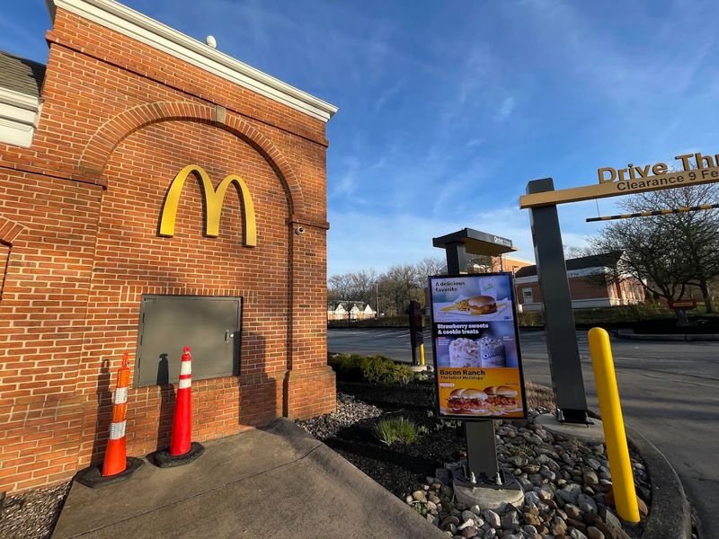The Drive-Thru That Keeps the Cars Moving