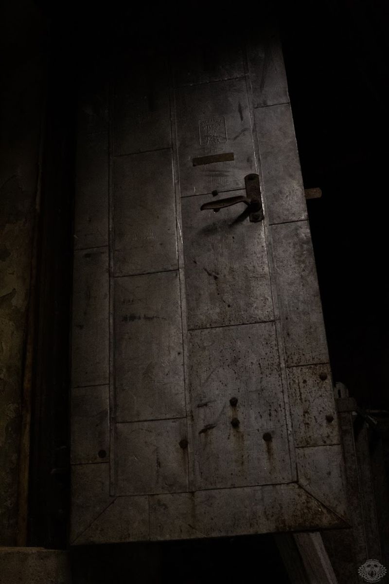 The Elevator Shaft That Still Sends Chills Down Visitors' Spines The Elevator Shaft That Still Sends Chills Down Visitors' Spines