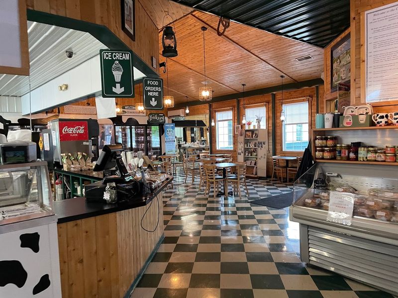 The Farm Store, Deli, and a Menu That Goes Way Beyond Milk