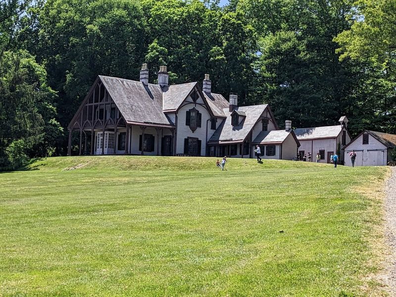 The Foster Mansion and Historic Buildings