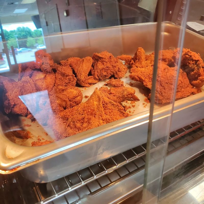 The Fried Chicken That Sells Out Before Lunch Ends The Fried Chicken That Sells Out Before Lunch Ends