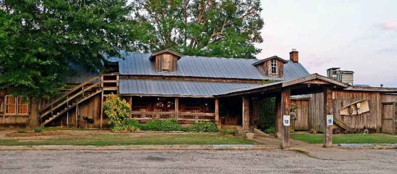 Ezell's Catfish Cabin - Lavern
