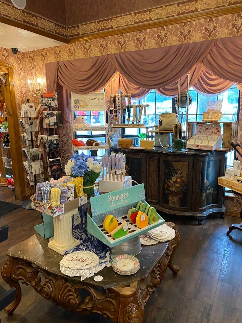 The Gift Shop That Gives You a Reason to Linger The Gift Shop That Gives You a Reason to Linger